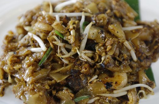 Stir-fry Flat Noodle (Char Kuey Teow)