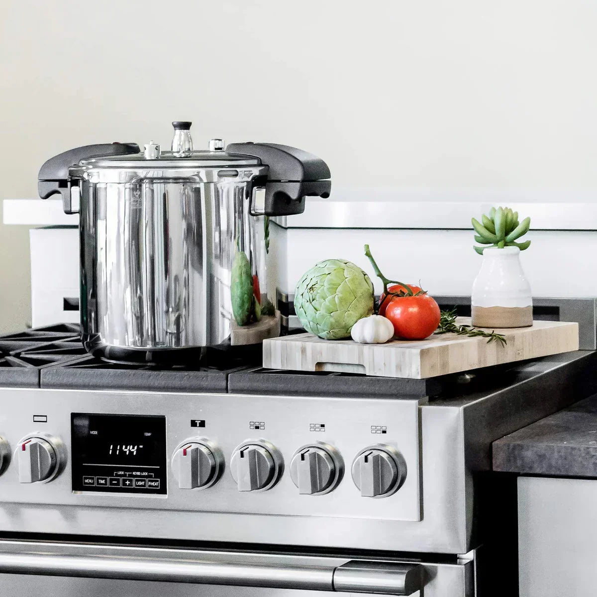 Buffalo Commercial Stainless Steel Pressure Cooker